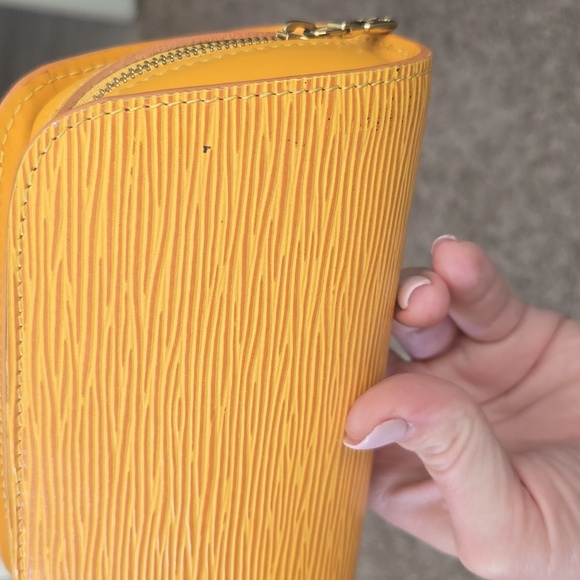 Louis Vuitton Yellow Epi Leather Wallet - Picture 15 of 16